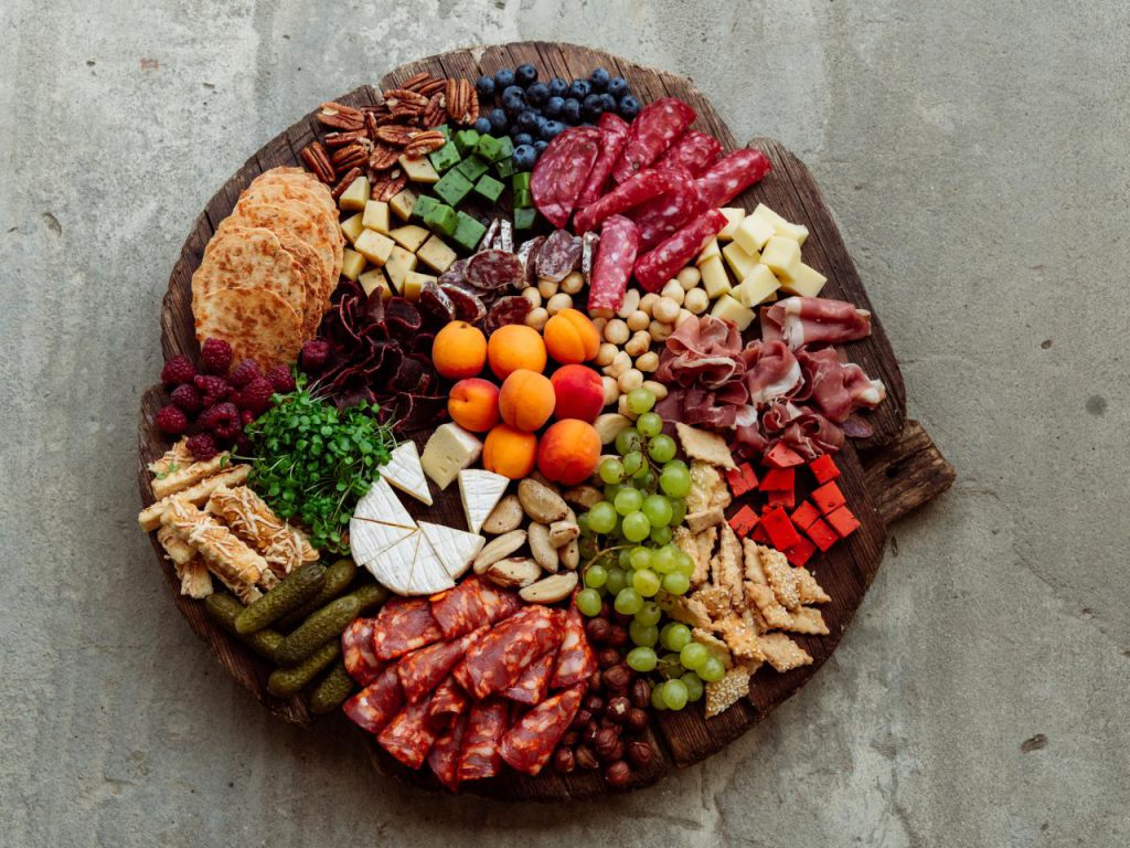 میز مزه شارکوتری