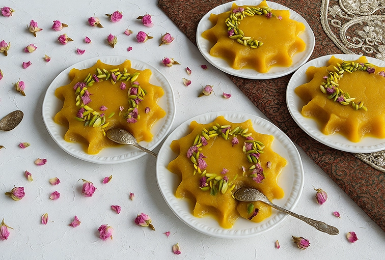 طرز تهیه حلوا زعفرانی با آرد سفید