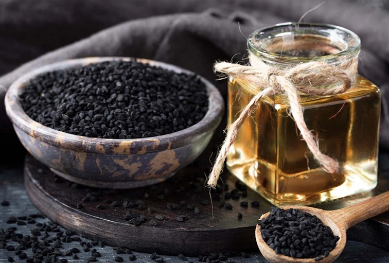 بهترین زمان مصرف سیاه دانه و عسل 