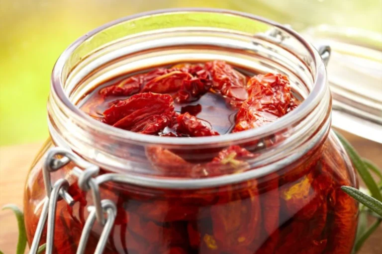 گوجه خشک در روغن زیتون